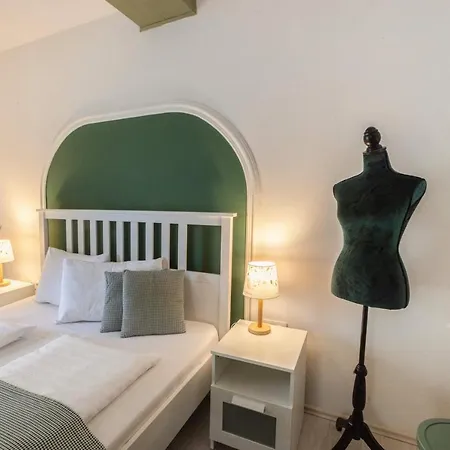 Dunakavics Boutique * Szentendre