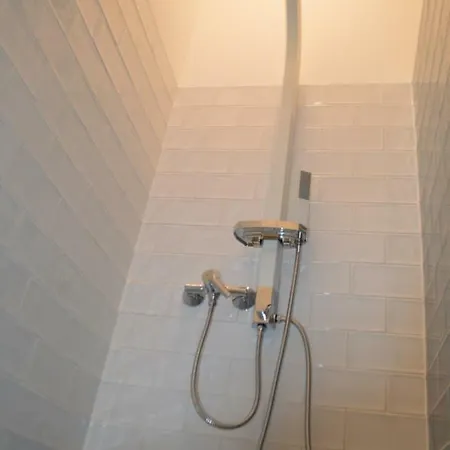 Daire Dunakavics Boutique